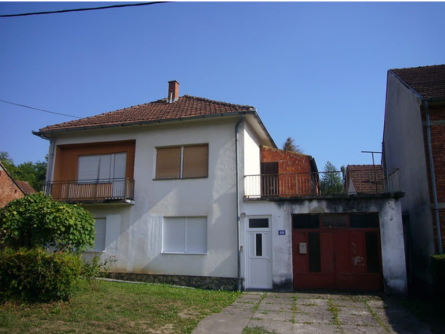 Prodajem kucu u Pakracu